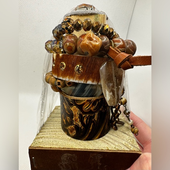 $140 ⭐️ NEW Sandra Ling Leather & Stretch Bead Bracelet Set Stack w Tower Stand - Picture 8 of 8